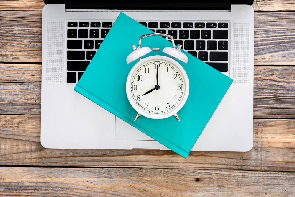 Warum KMU Stunden an E-Mails verlieren – und wie KI hilft